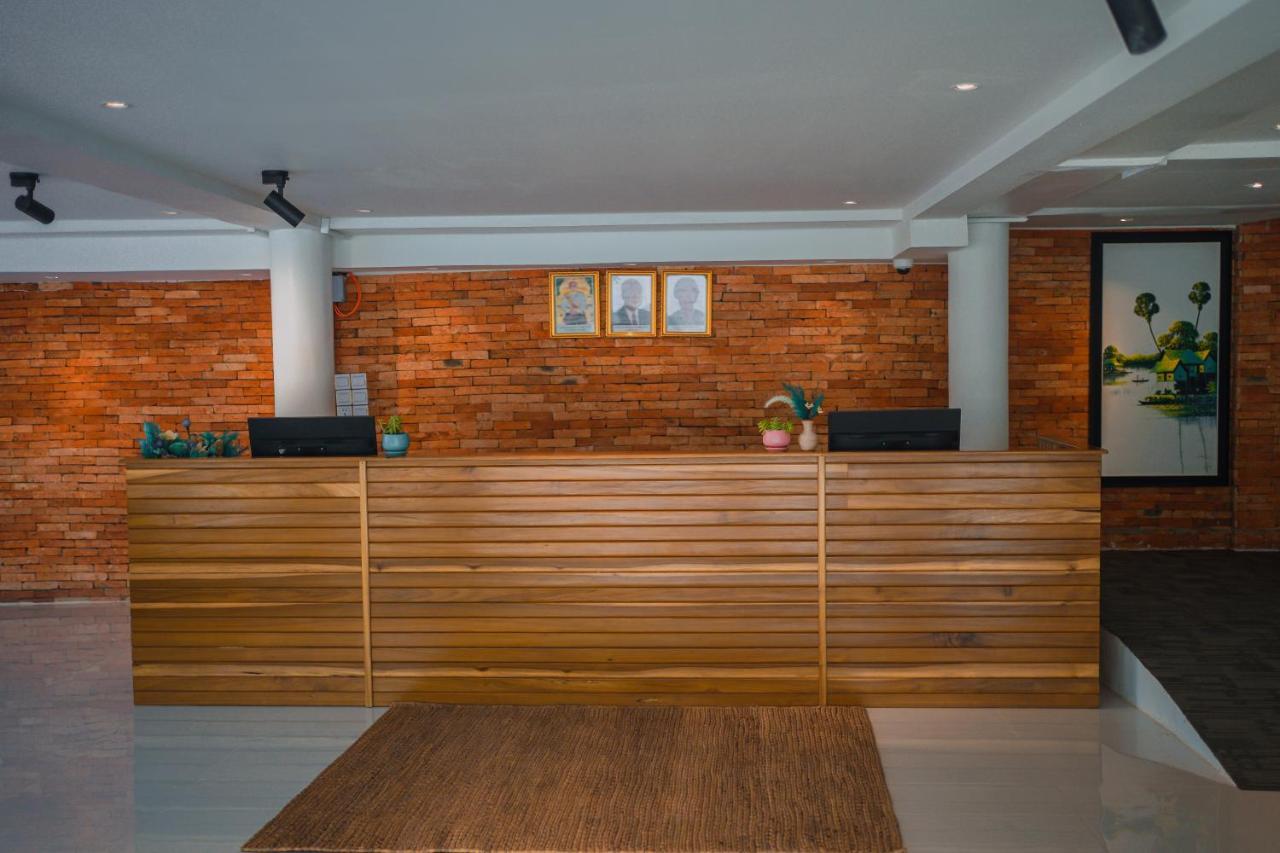 Montagne Boutique Hotel Kampot Buitenkant foto